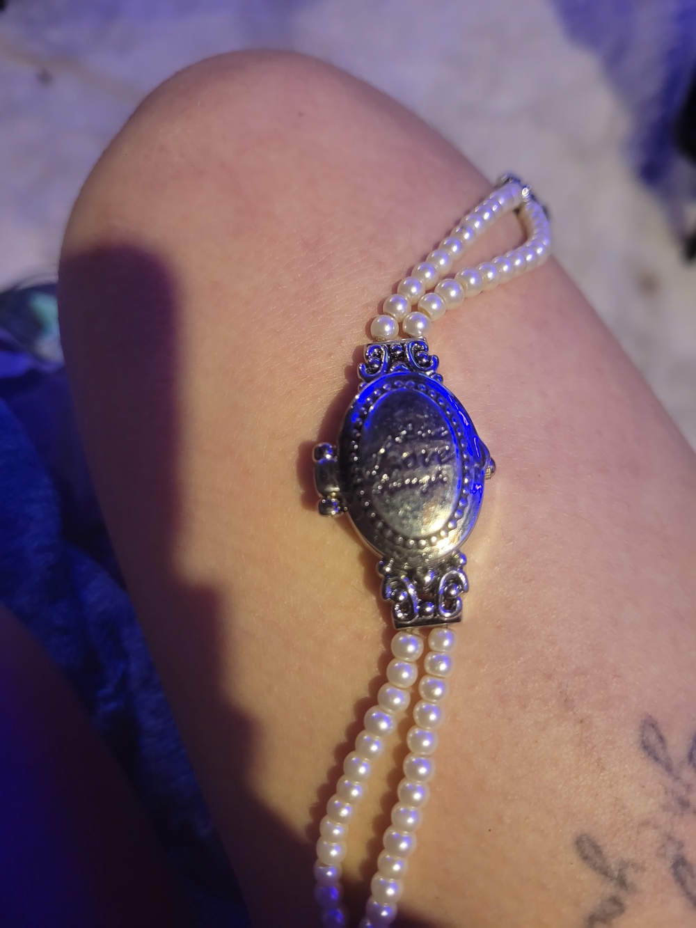 Vintage-Inspired Pearl Bracelet Watch